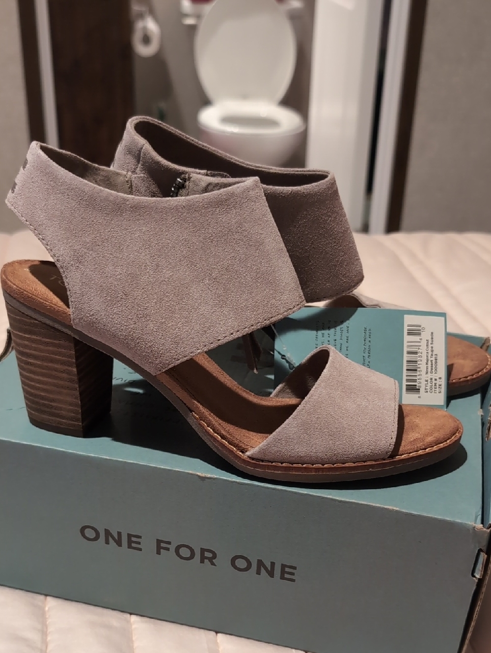 Tom's Suede Sandals, 8M - Picture 3 of 7